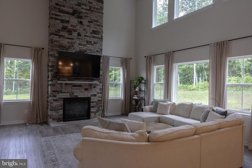 2375 HAWKSHILL DRIVE