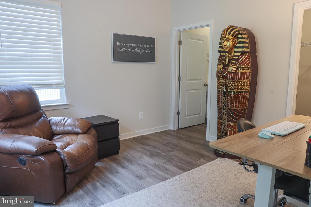 2375 HAWKSHILL DRIVE