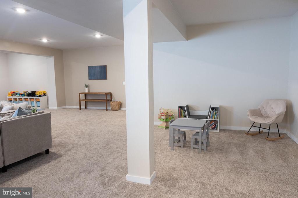 2375 HAWKSHILL DRIVE