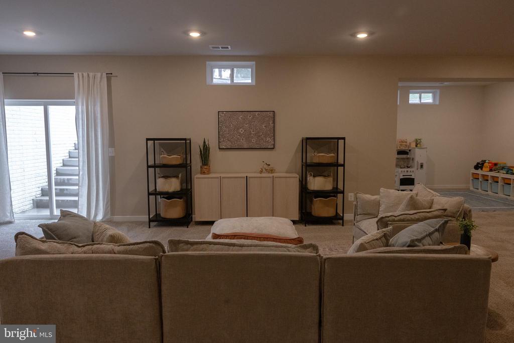 2375 HAWKSHILL DRIVE