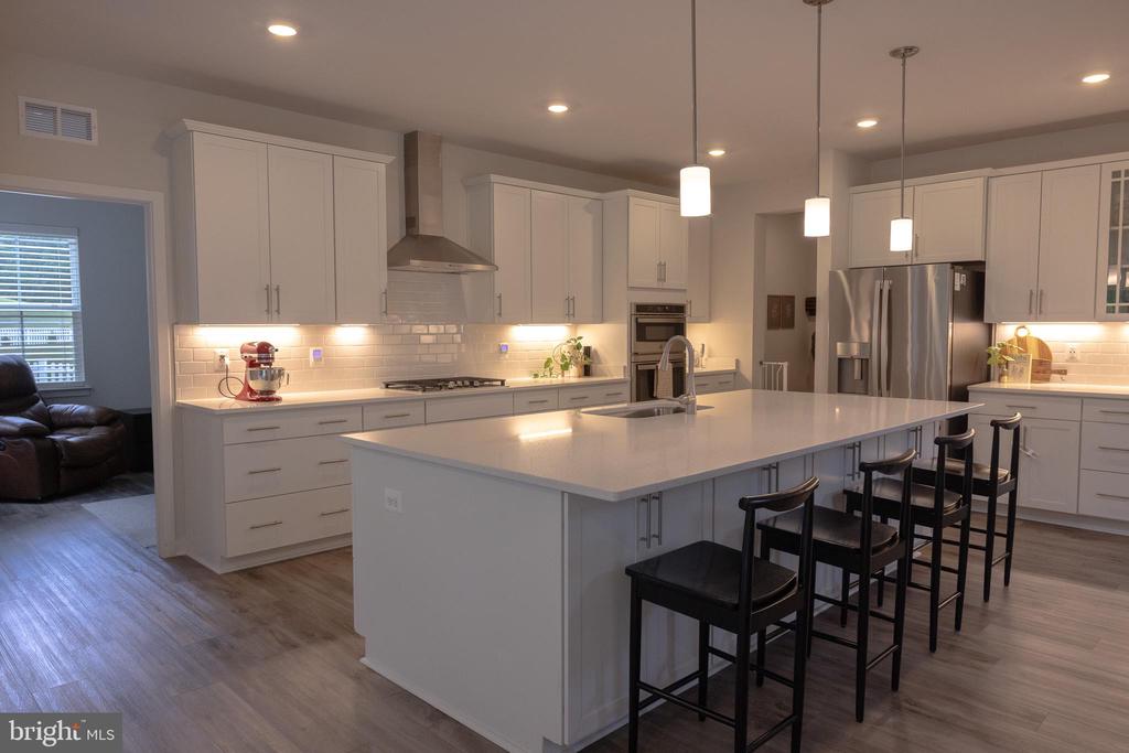 2375 HAWKSHILL DRIVE