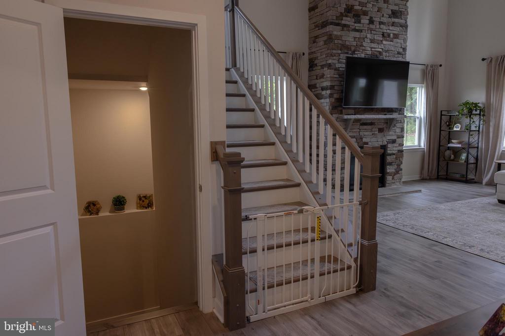 2375 HAWKSHILL DRIVE