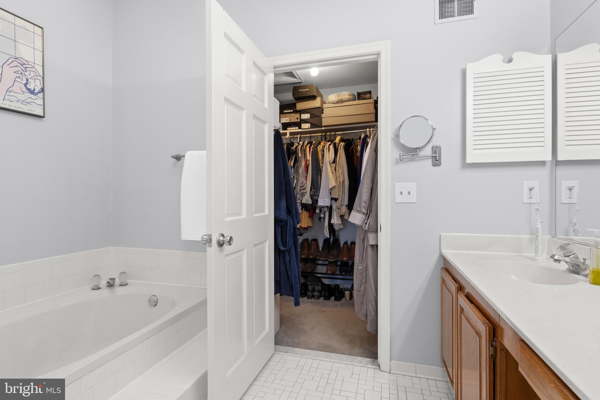 5154 CLASTON COURT