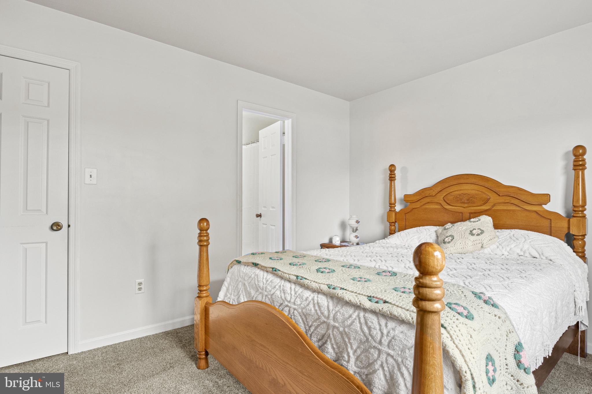 6934 MAPLEWOOD DRIVE