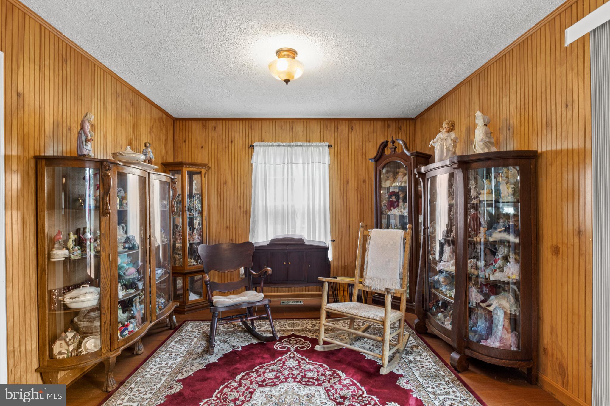 6934 MAPLEWOOD DRIVE