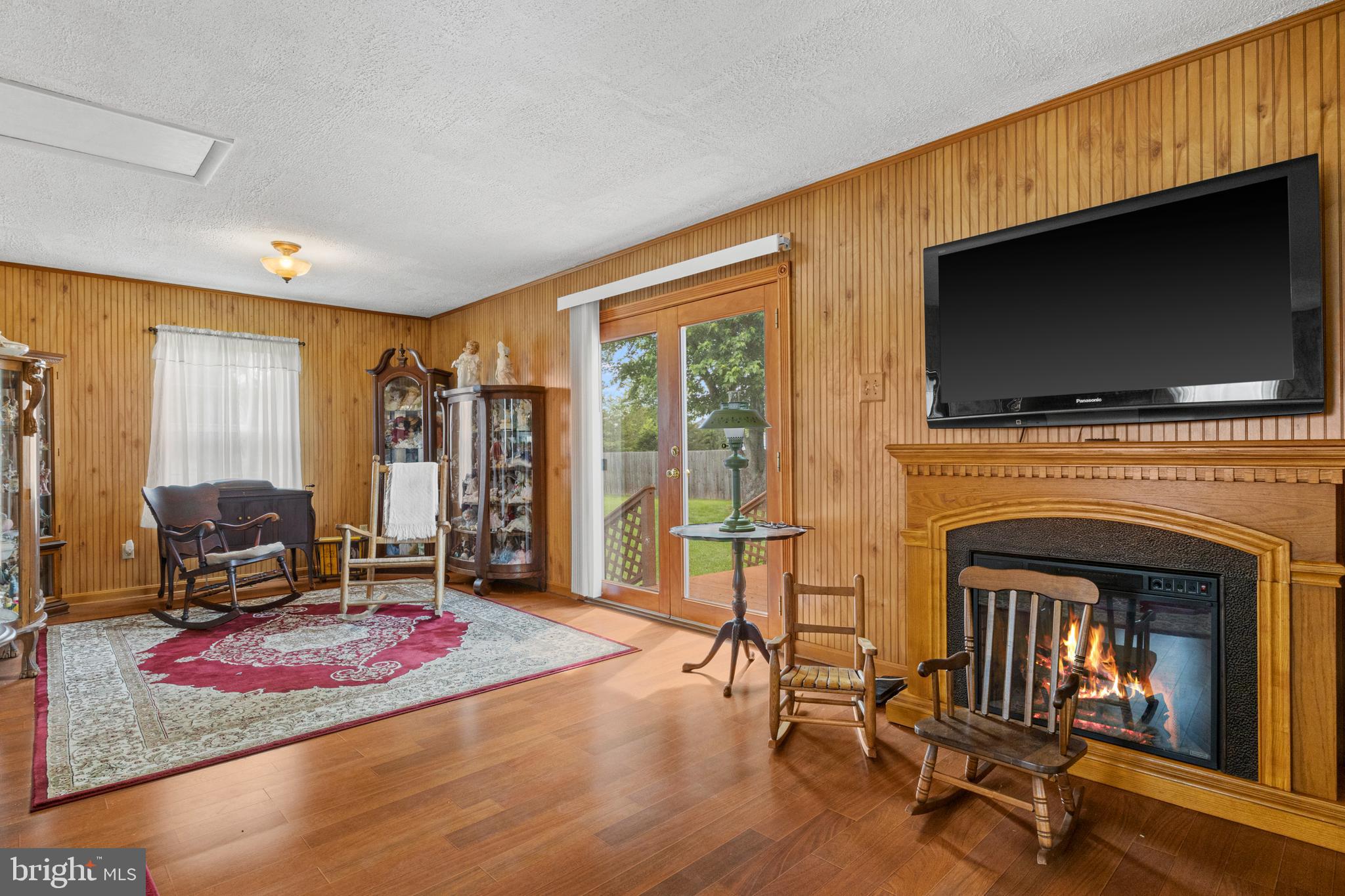 6934 MAPLEWOOD DRIVE