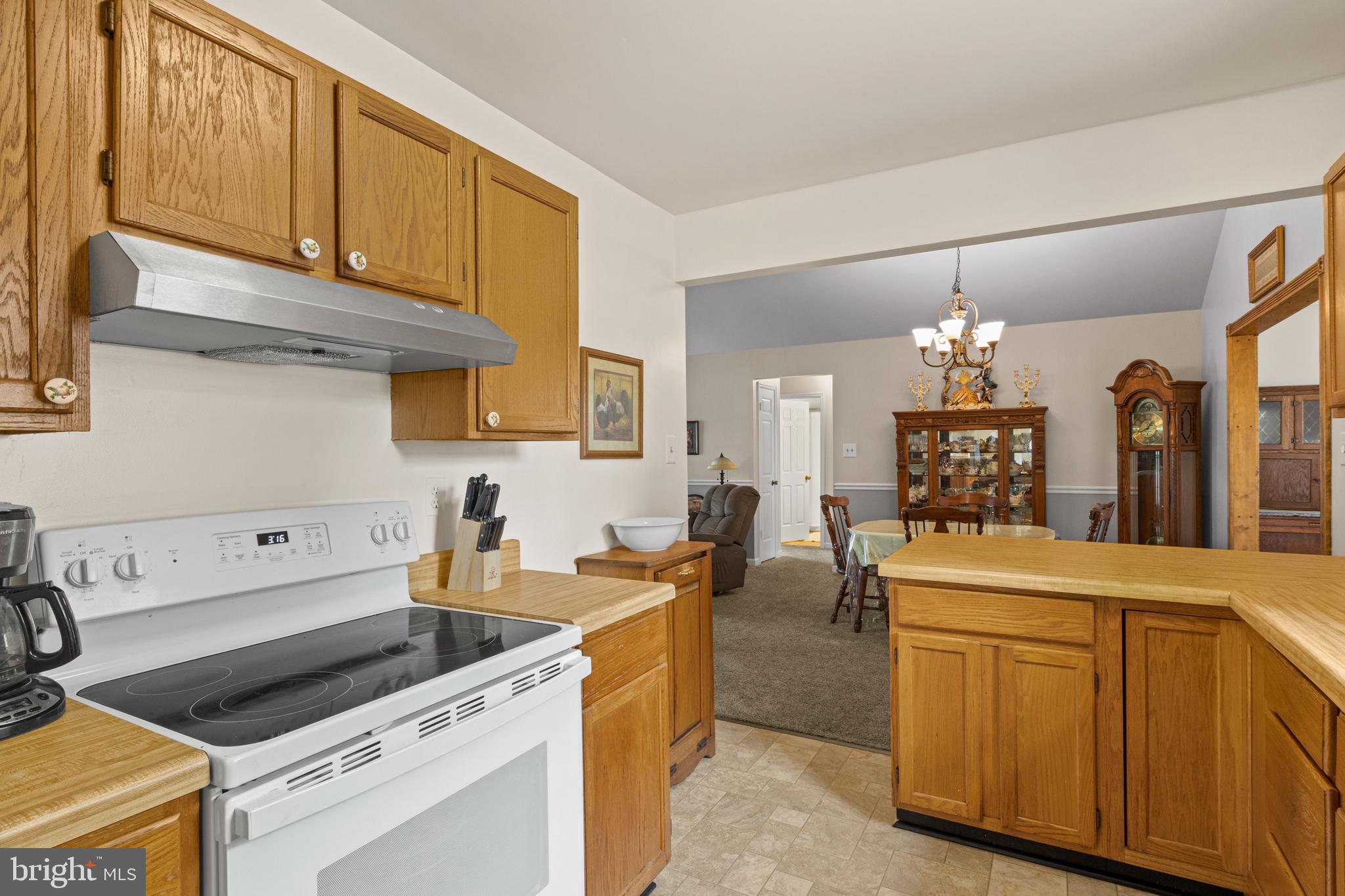 6934 MAPLEWOOD DRIVE