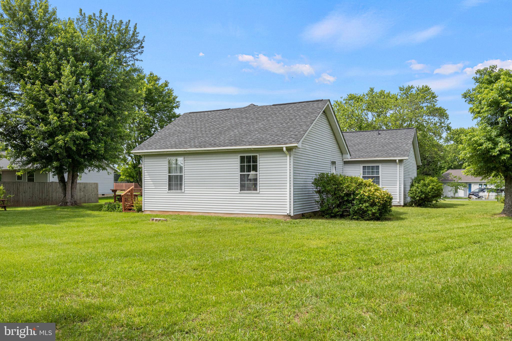 6934 MAPLEWOOD DRIVE