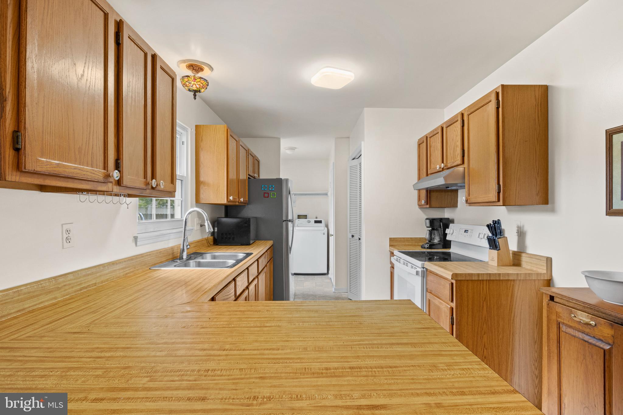 6934 MAPLEWOOD DRIVE