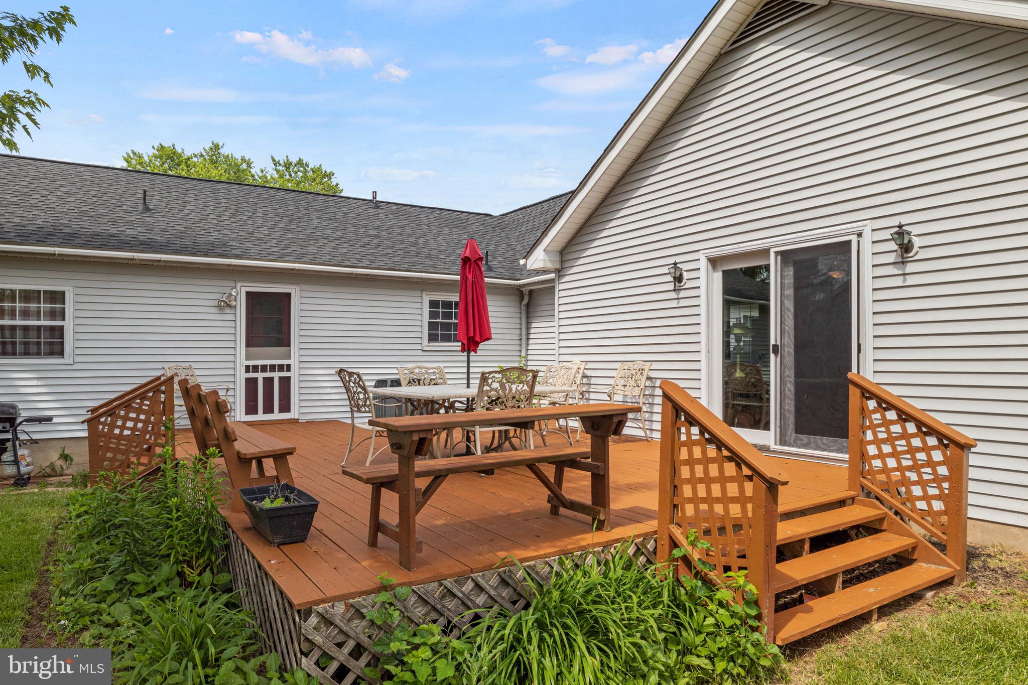 6934 MAPLEWOOD DRIVE