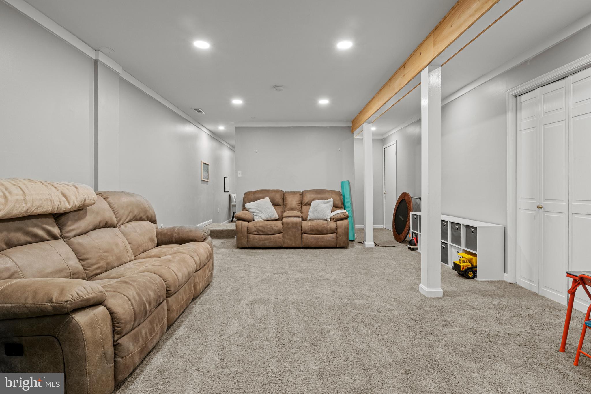 7081 KIRKWOOD LANE