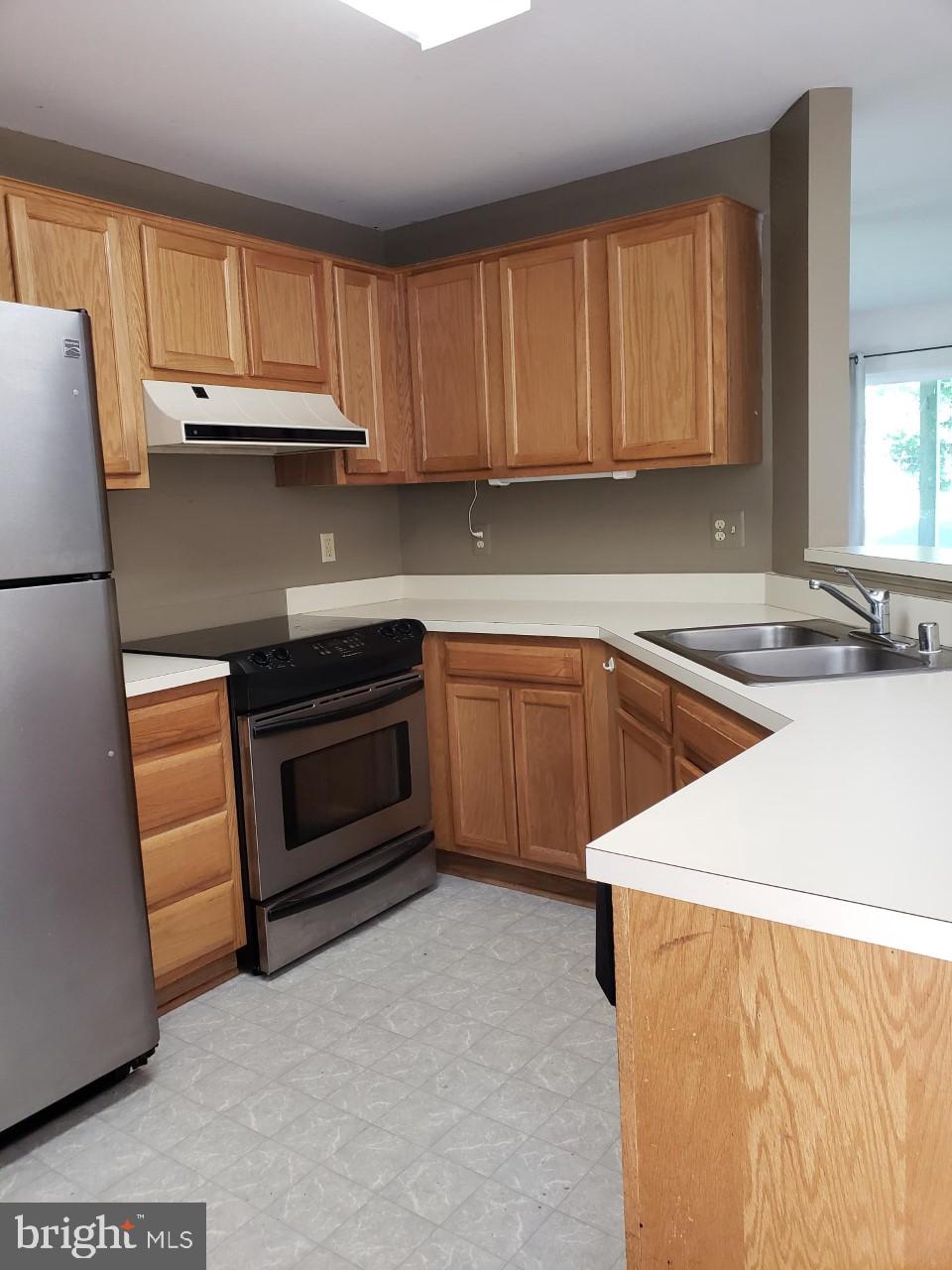 758A CEDAR CREST DR.