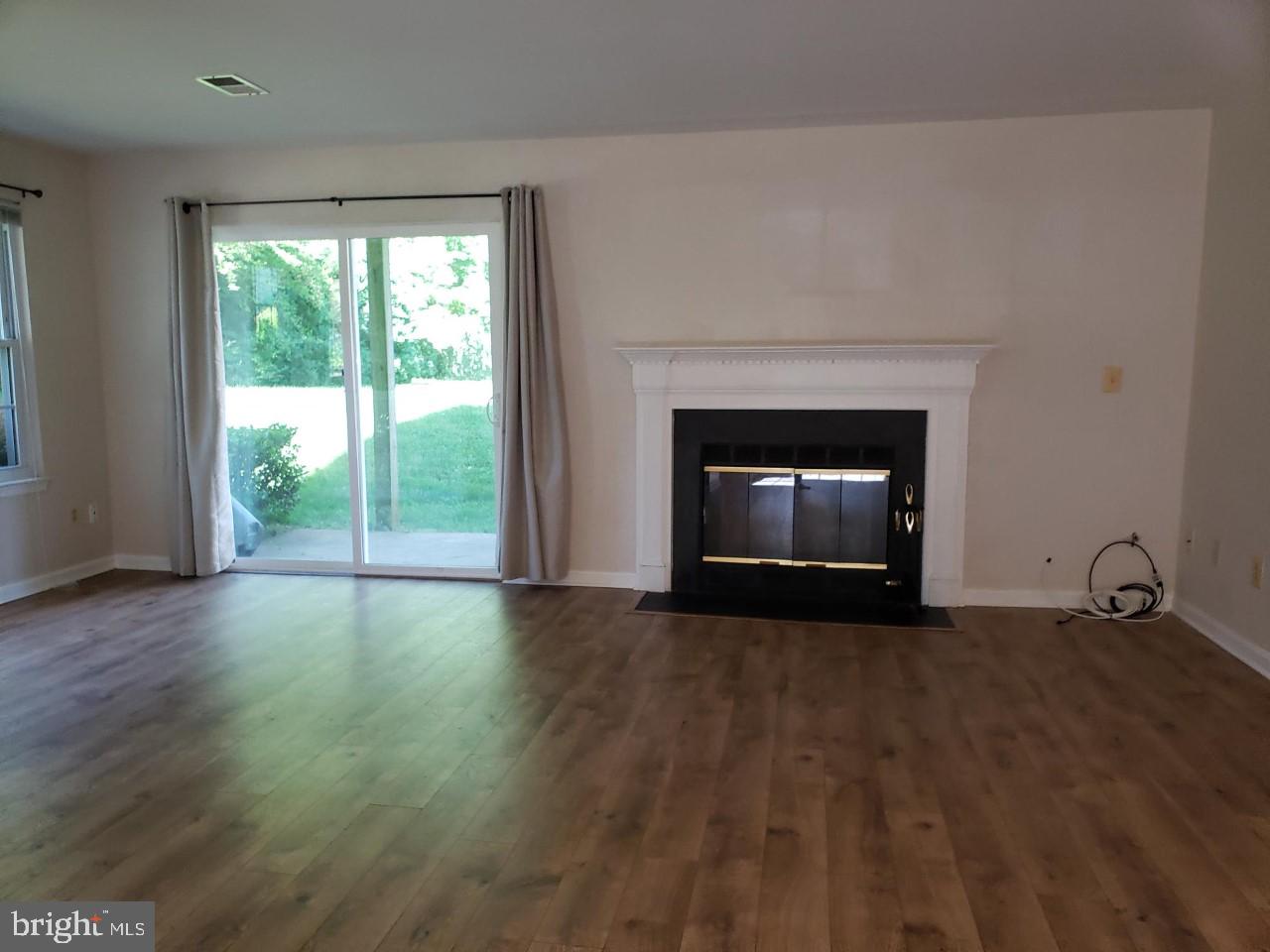758A CEDAR CREST DR.