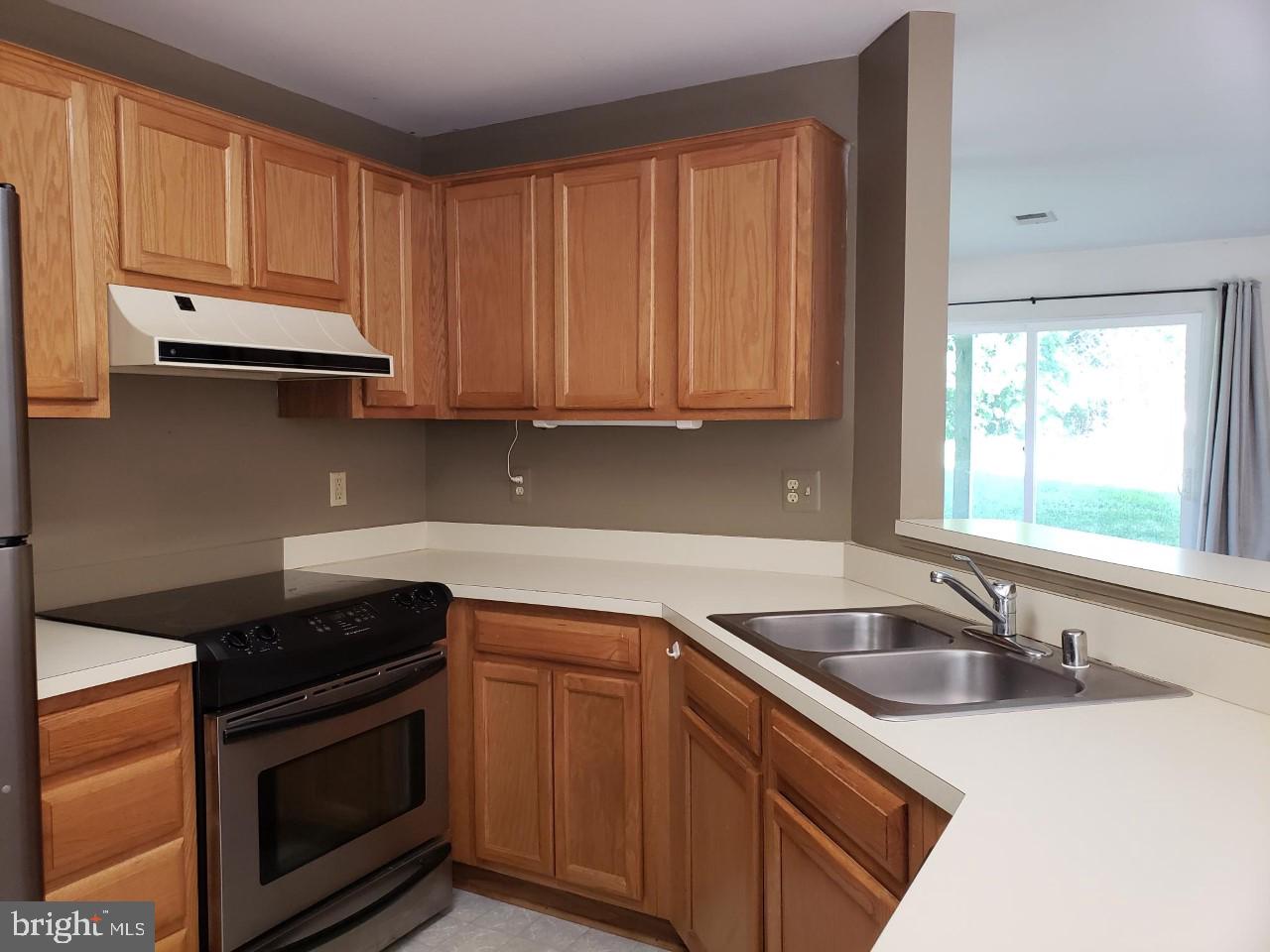 758A CEDAR CREST DR.