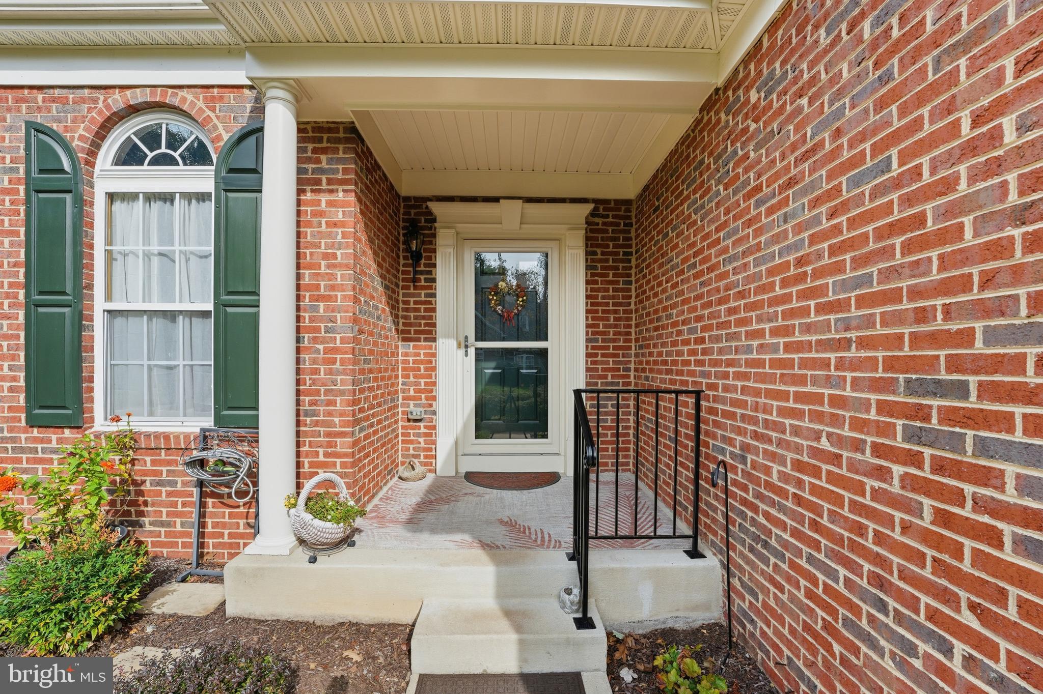 156 TOPAZ COURT