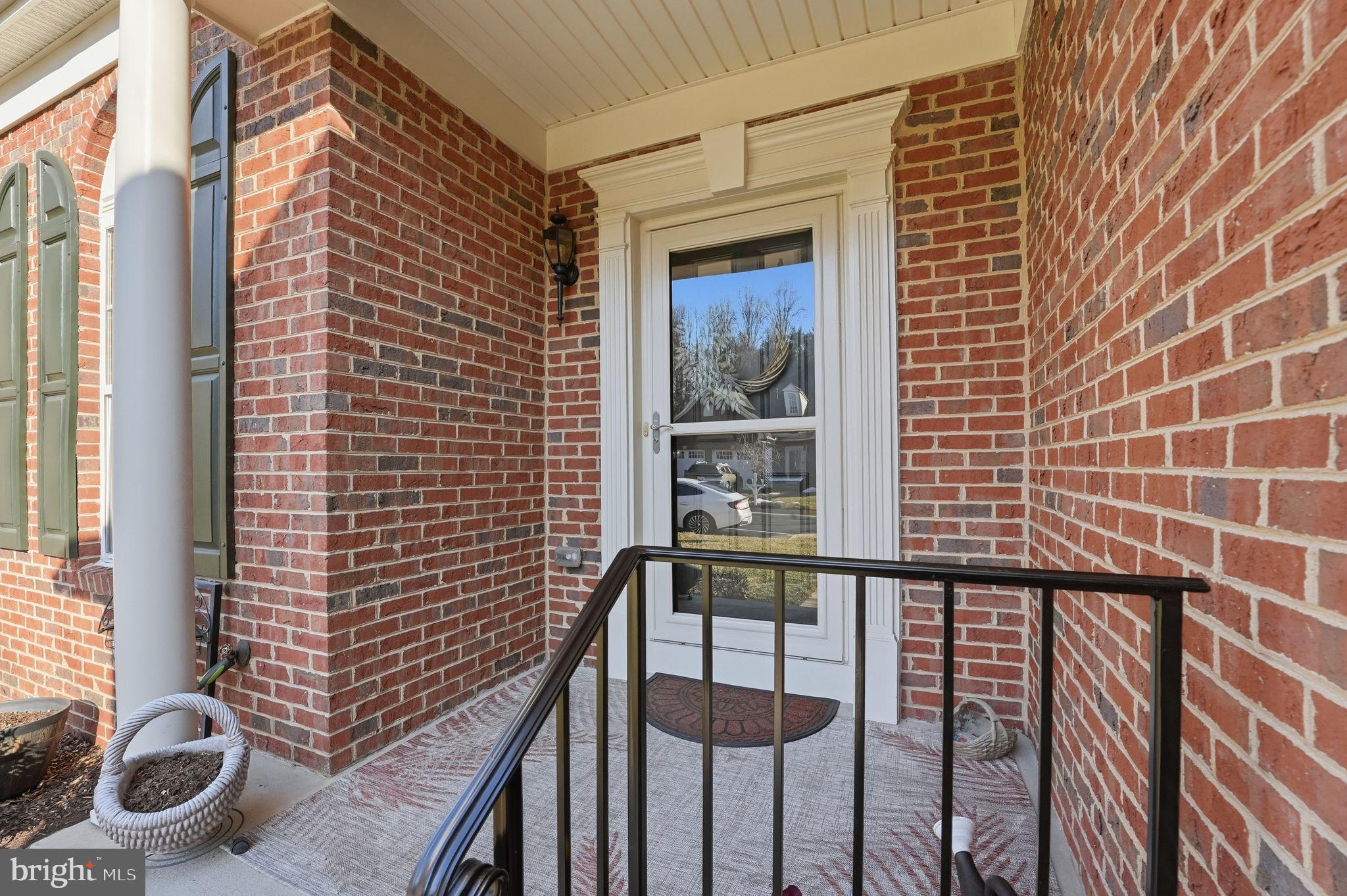 156 TOPAZ COURT