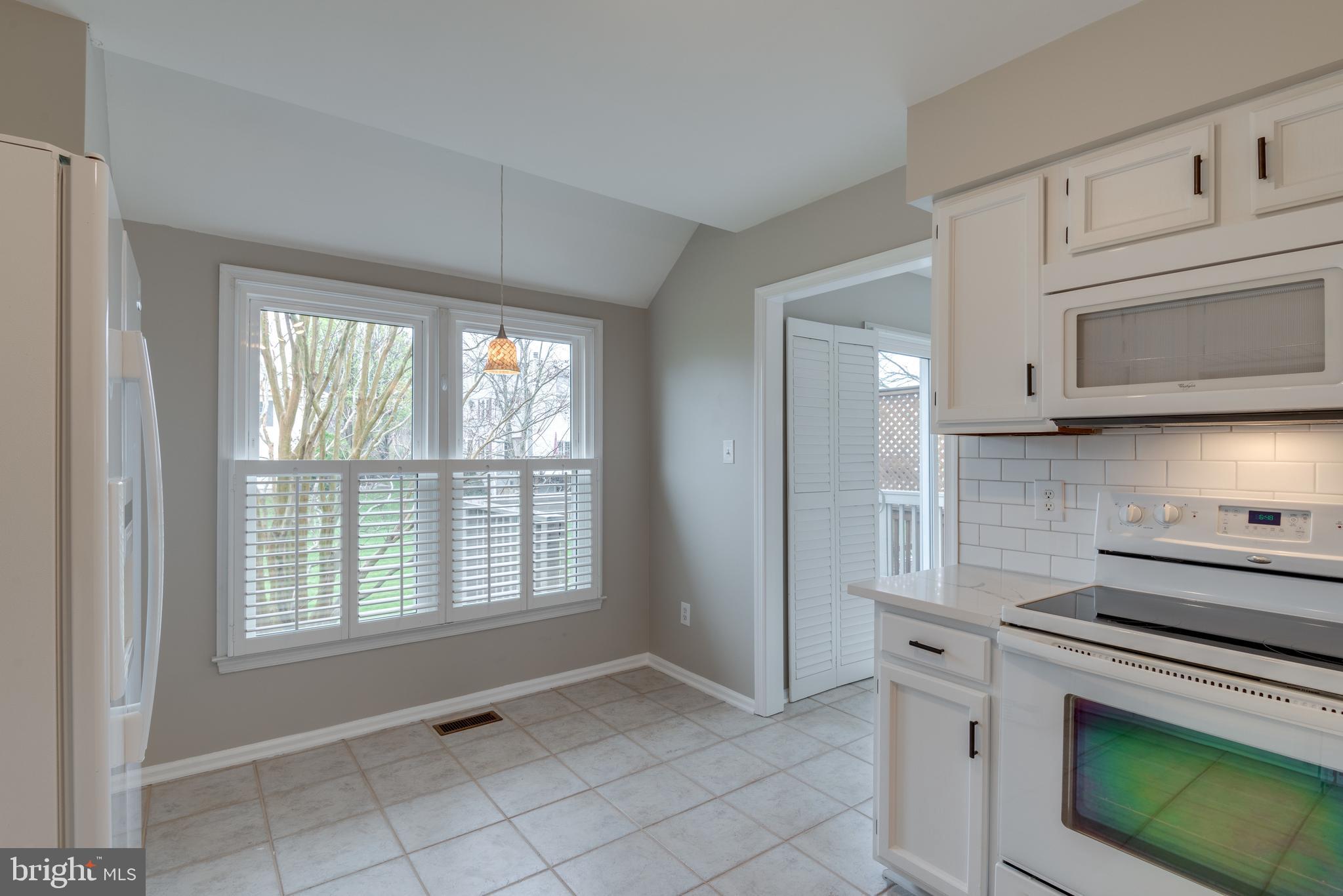 5189 GLEN MEADOW DRIVE