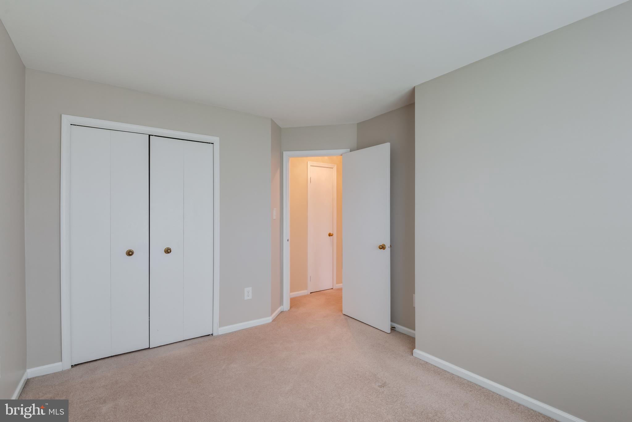 5189 GLEN MEADOW DRIVE