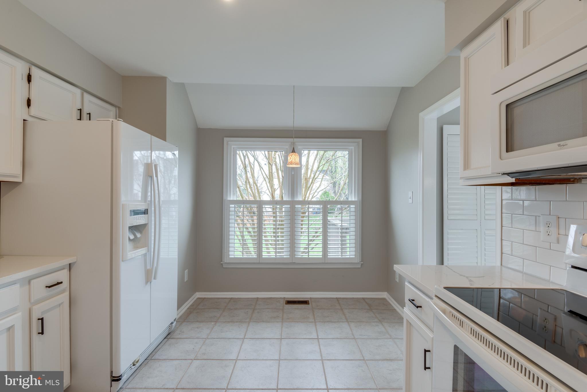 5189 GLEN MEADOW DRIVE