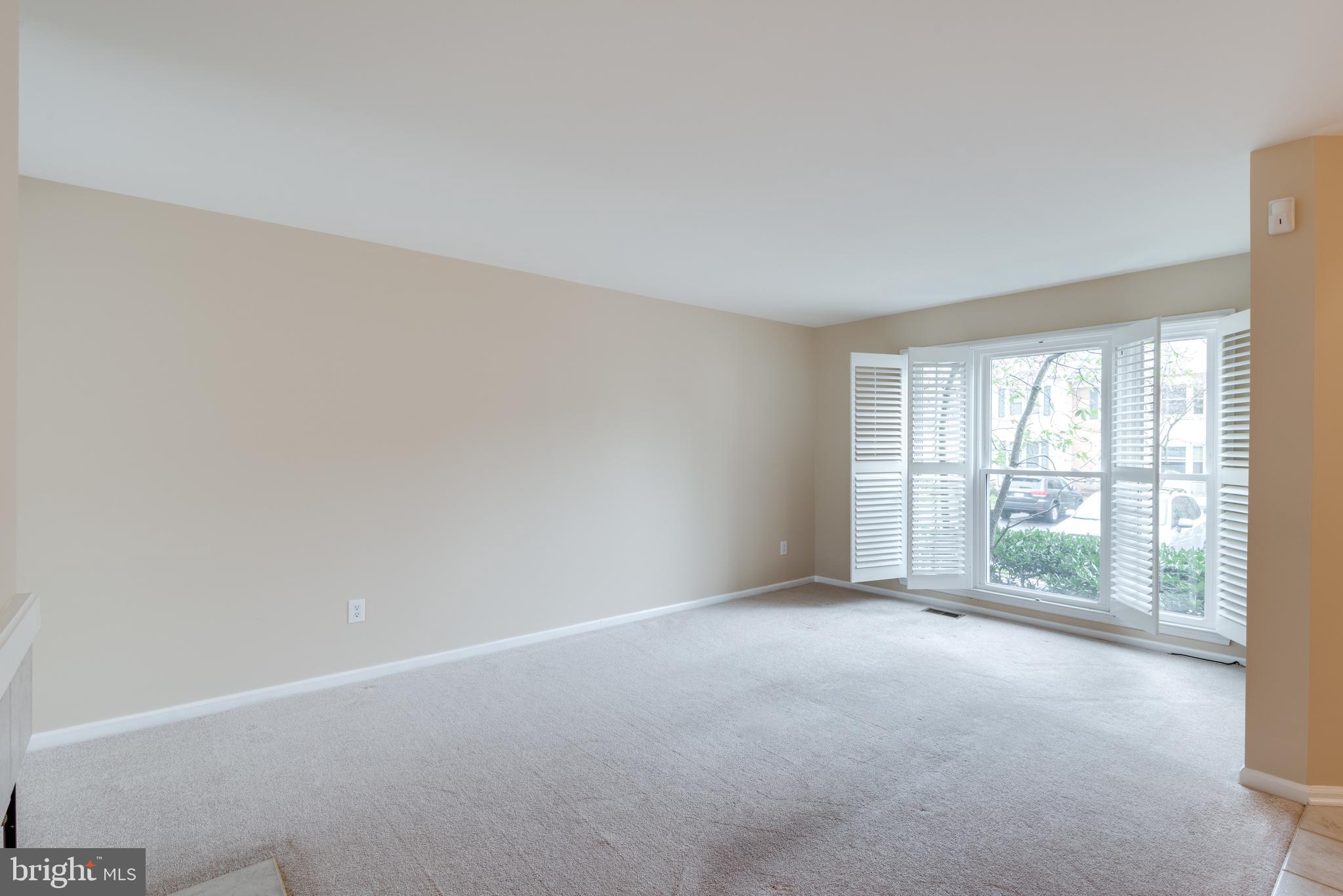 5189 GLEN MEADOW DRIVE