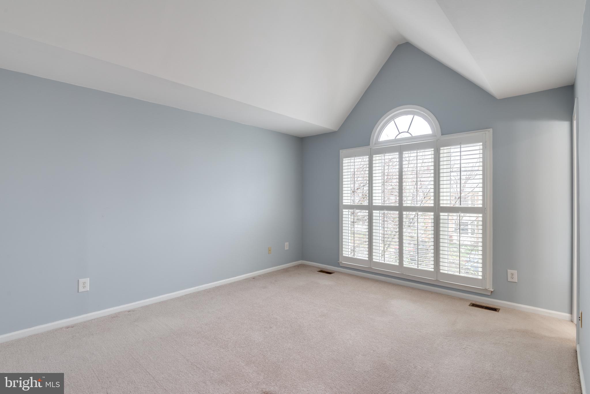 5189 GLEN MEADOW DRIVE