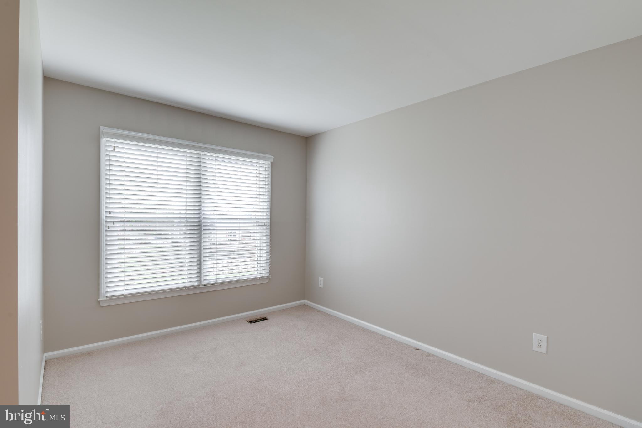 5189 GLEN MEADOW DRIVE