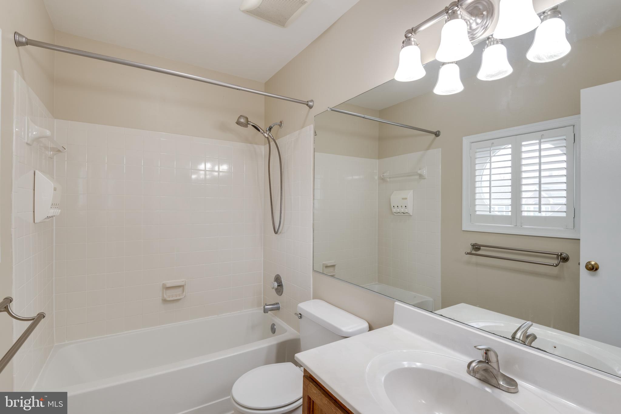 5189 GLEN MEADOW DRIVE