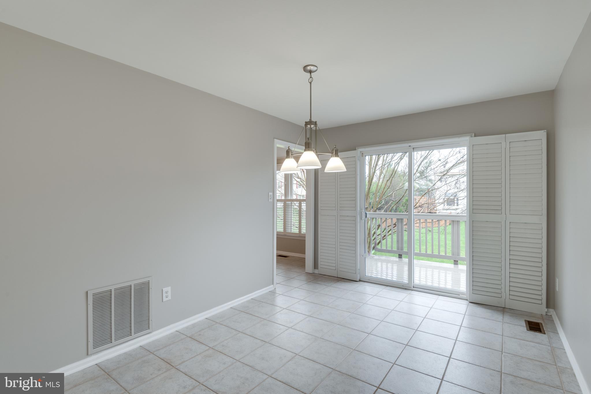 5189 GLEN MEADOW DRIVE