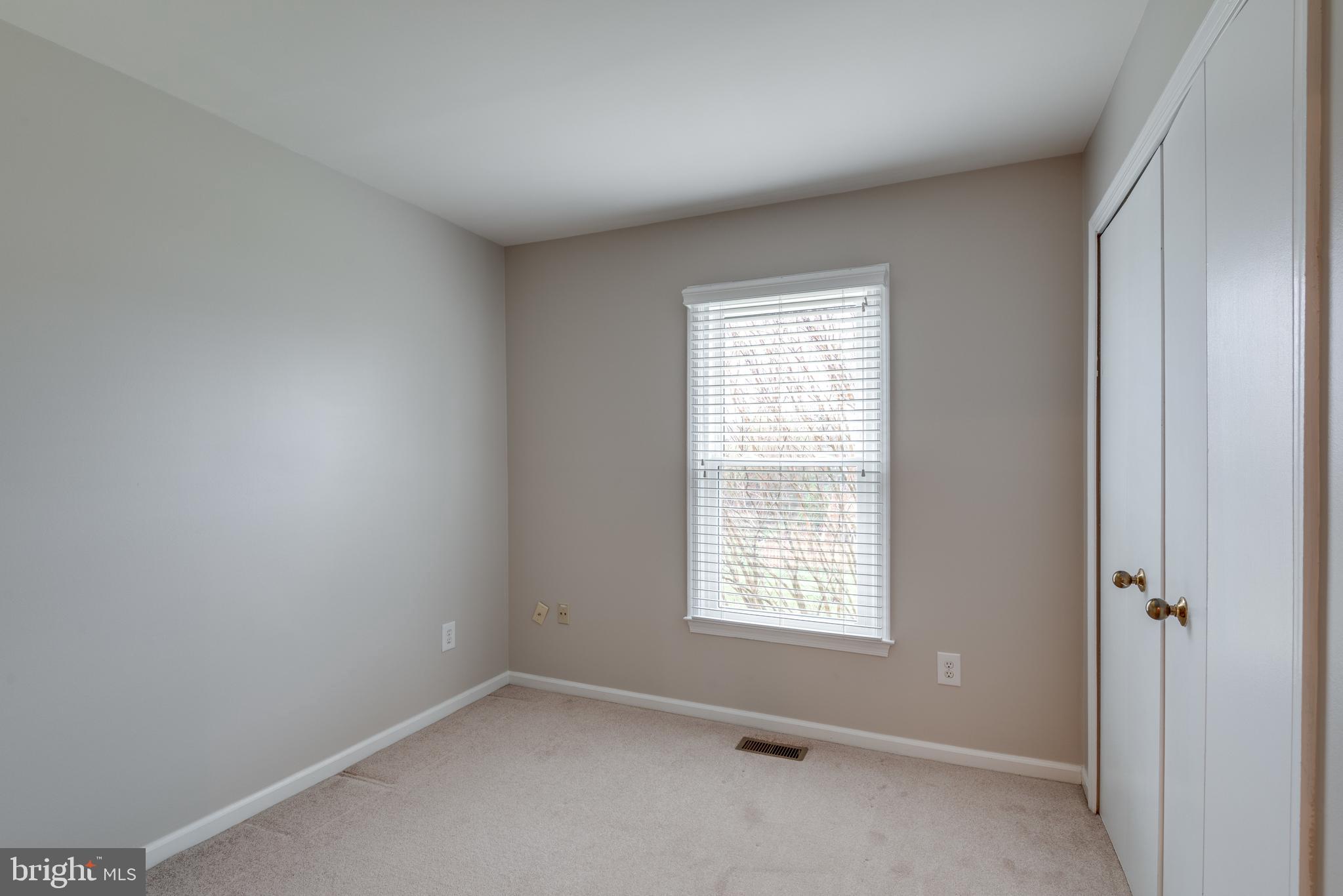 5189 GLEN MEADOW DRIVE