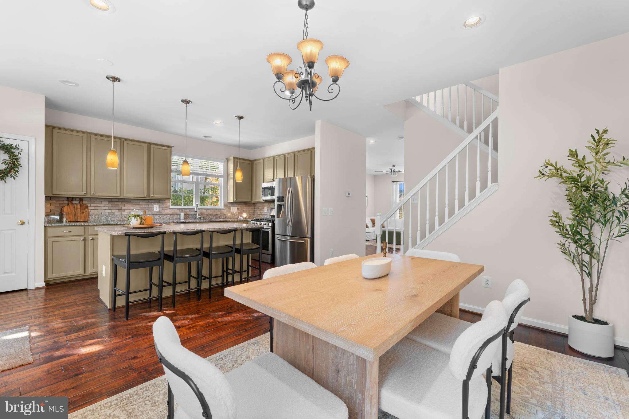 4133 GROVER GLEN COURT