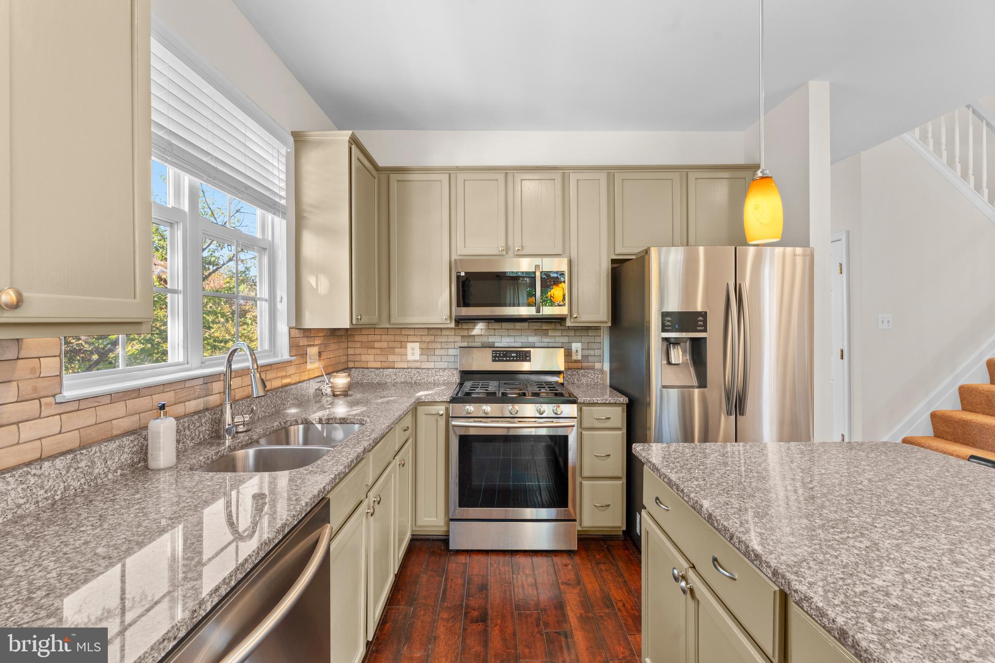 4133 GROVER GLEN COURT