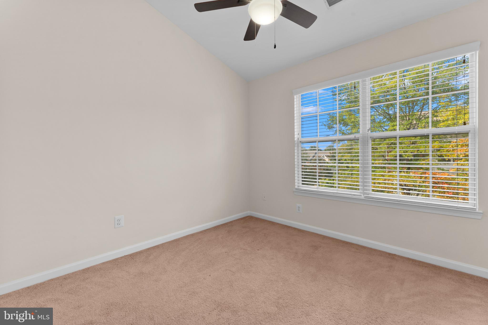 4133 GROVER GLEN COURT