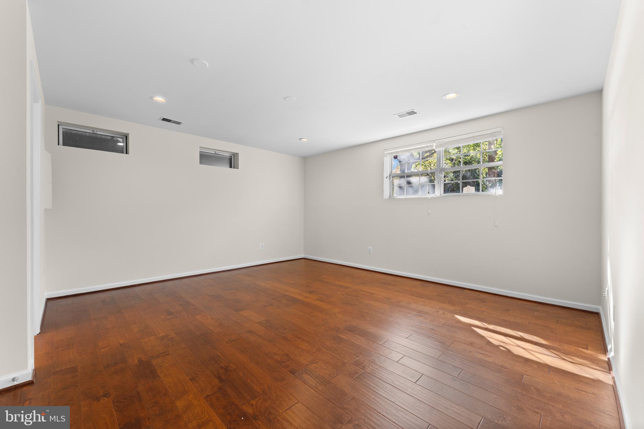4133 GROVER GLEN COURT