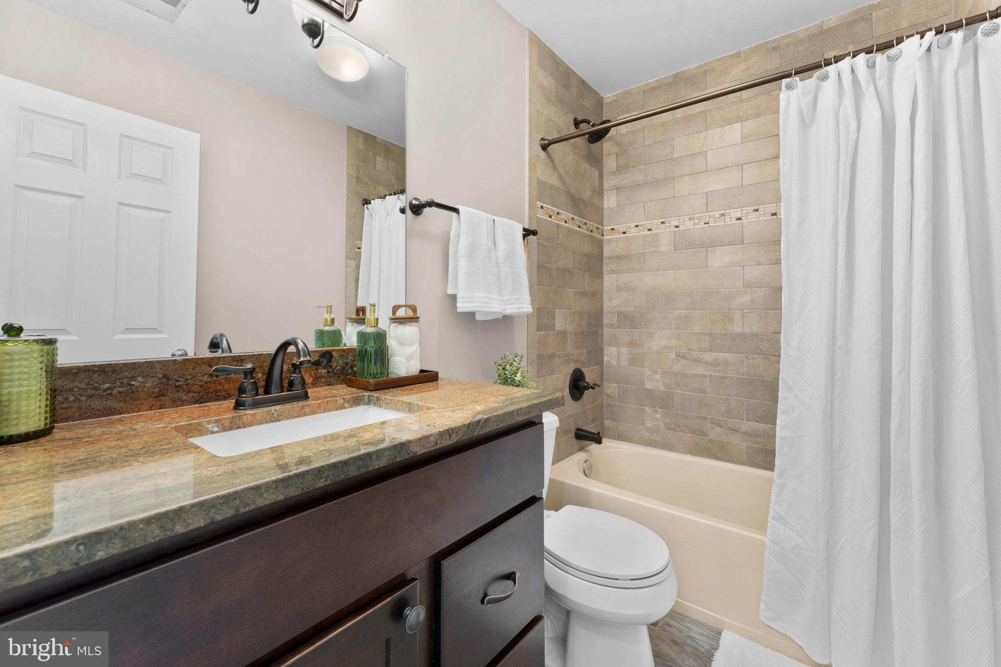 4133 GROVER GLEN COURT