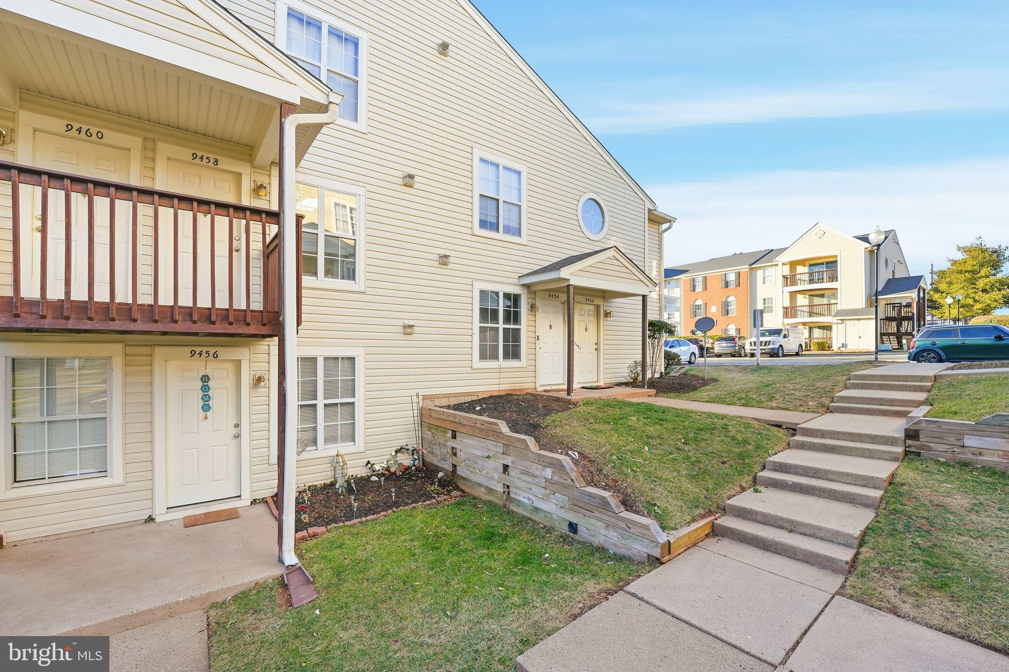 9458 SCARLET OAK DRIVE