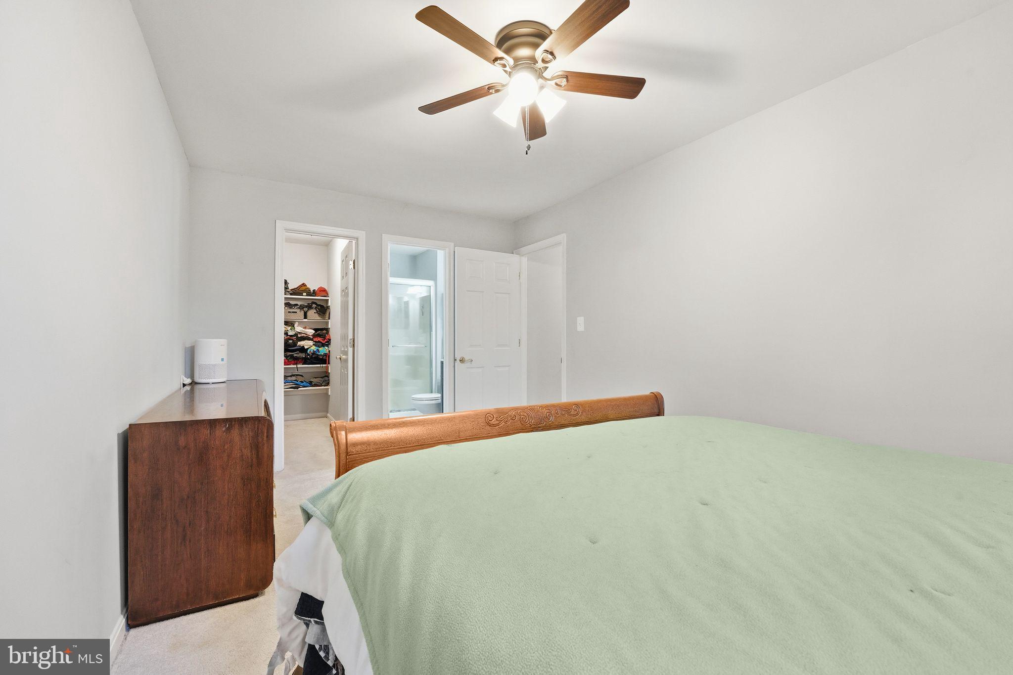 9458 SCARLET OAK DRIVE