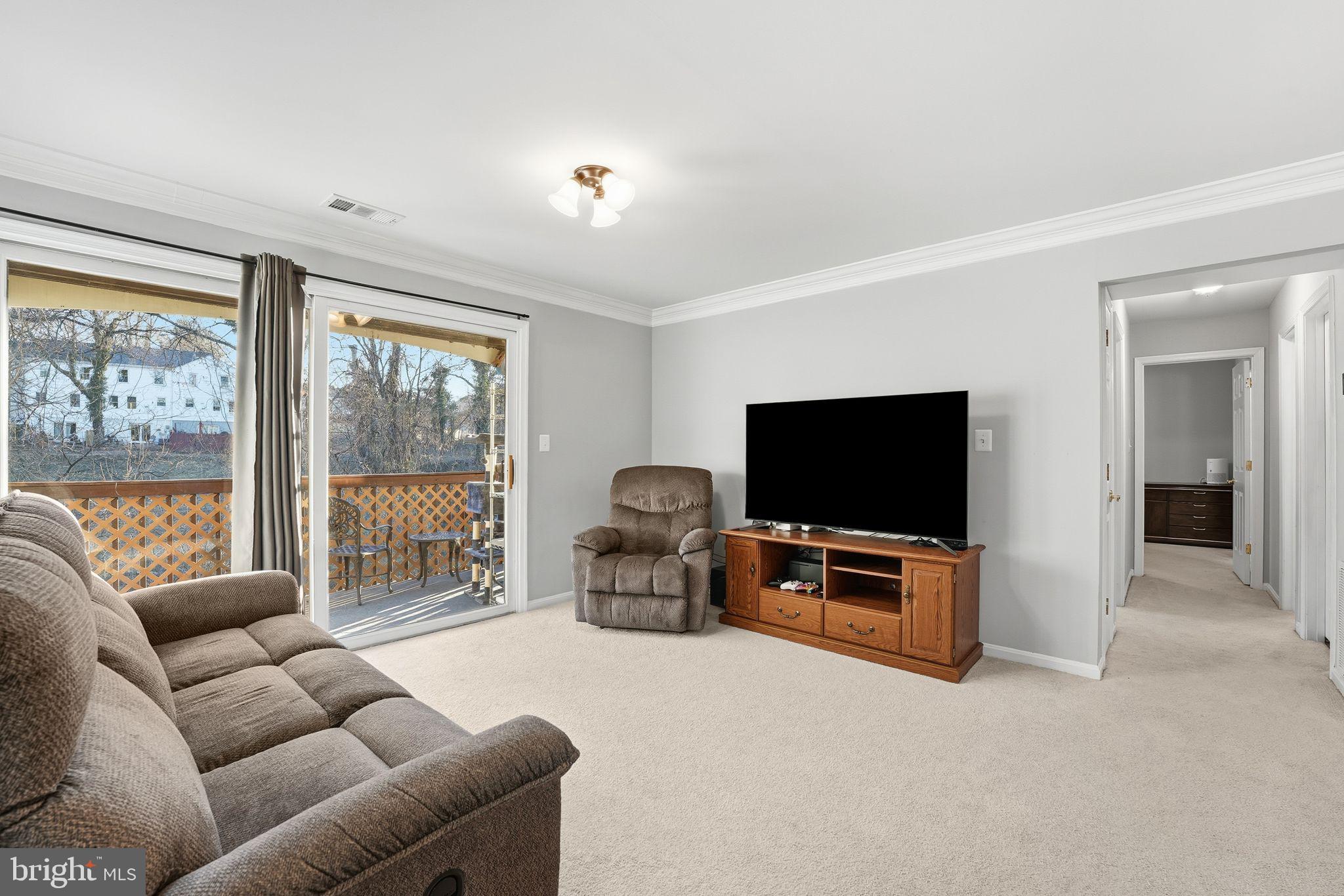 9458 SCARLET OAK DRIVE