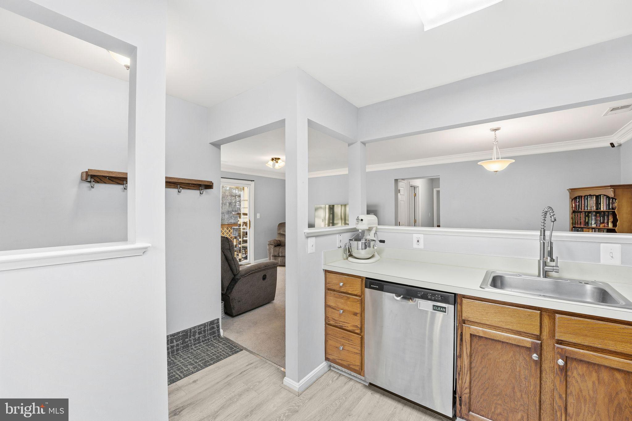 9458 SCARLET OAK DRIVE