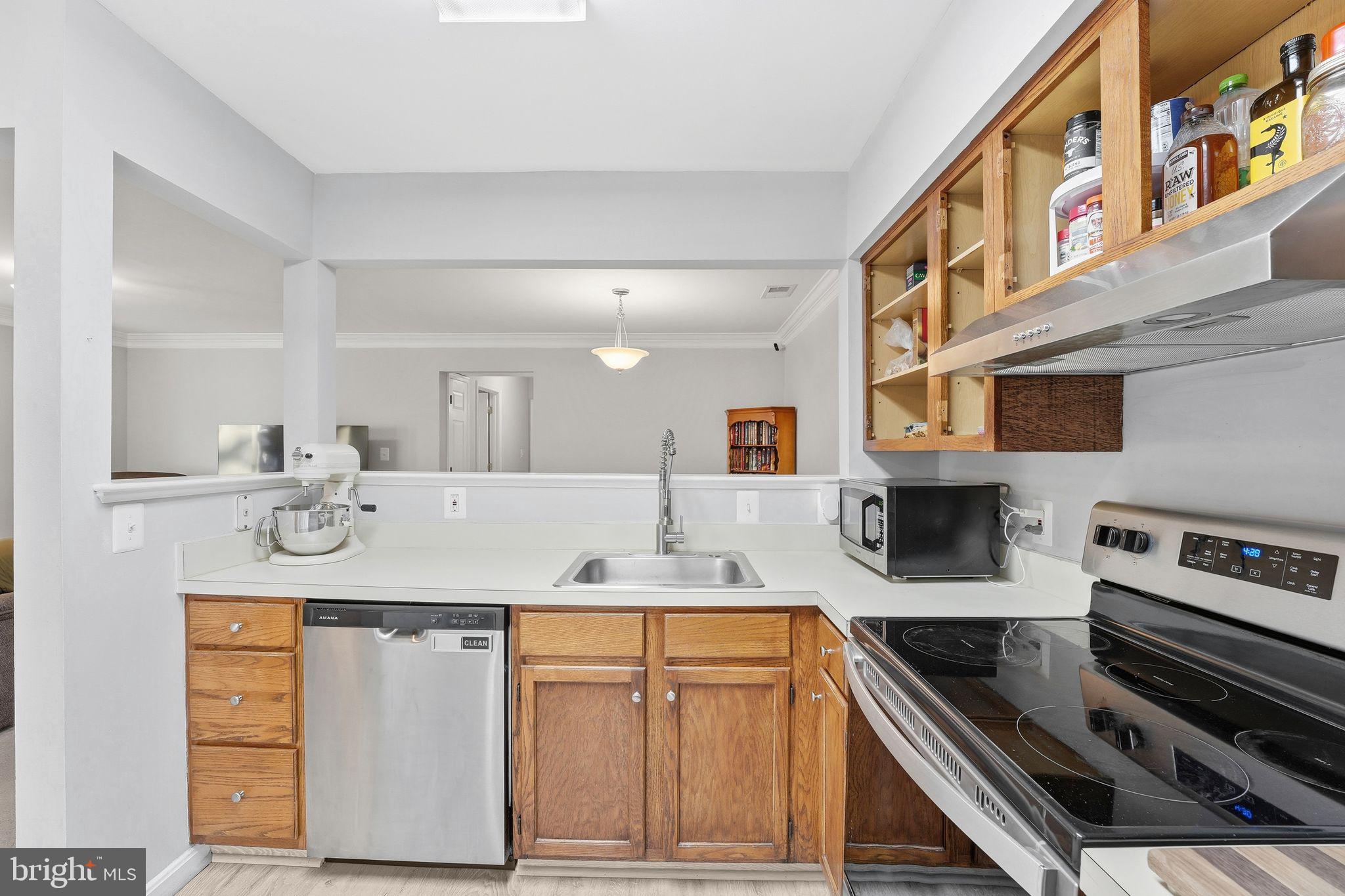 9458 SCARLET OAK DRIVE