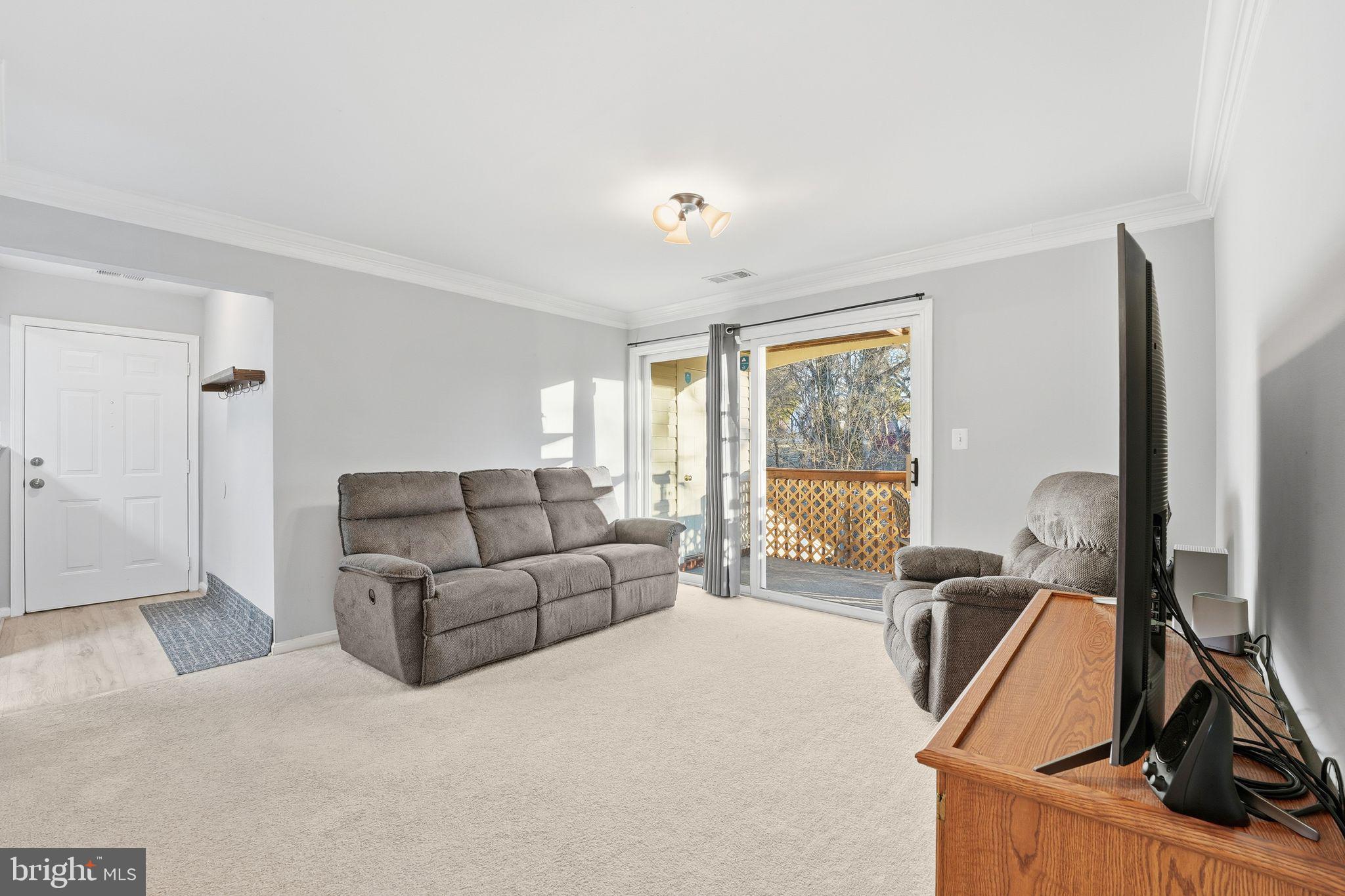 9458 SCARLET OAK DRIVE