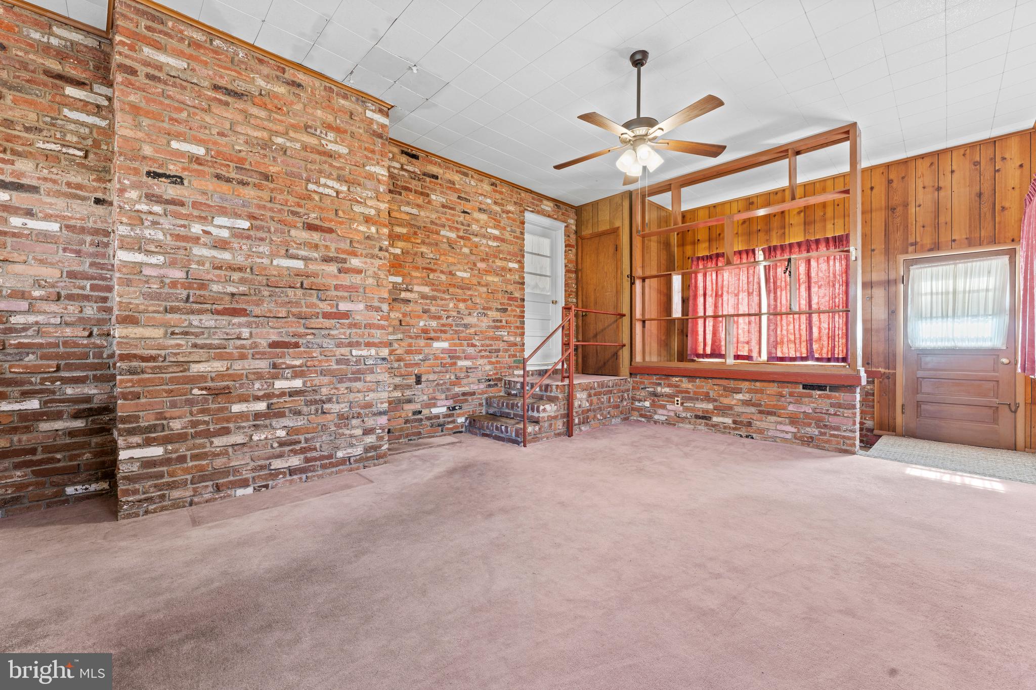 7718 HURON DRIVE