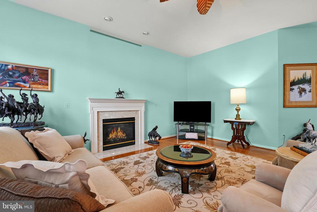 6609 CHENEY WAY