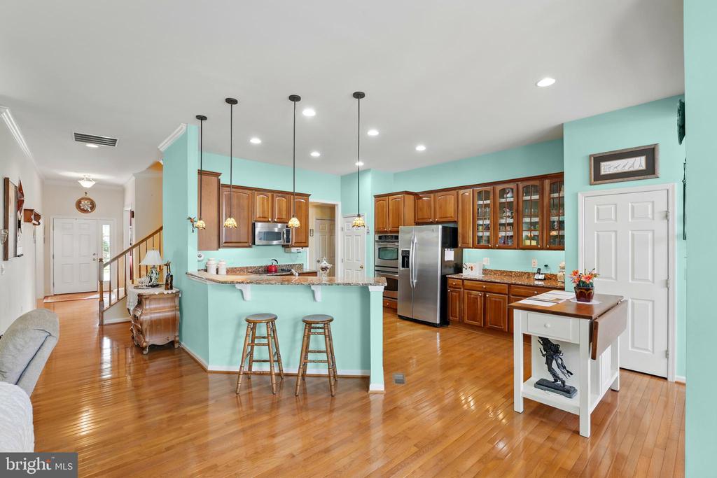 6609 CHENEY WAY