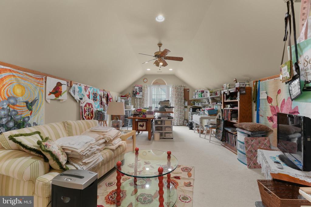 6609 CHENEY WAY