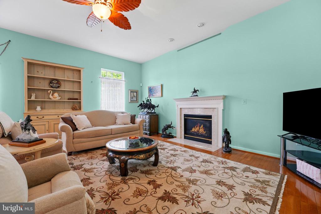 6609 CHENEY WAY