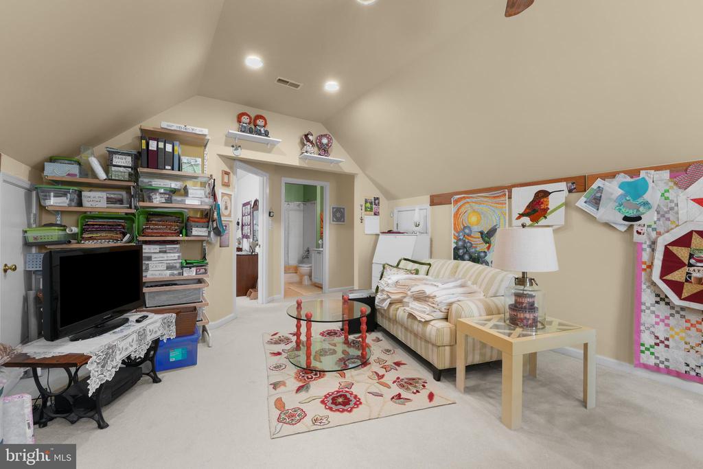 6609 CHENEY WAY