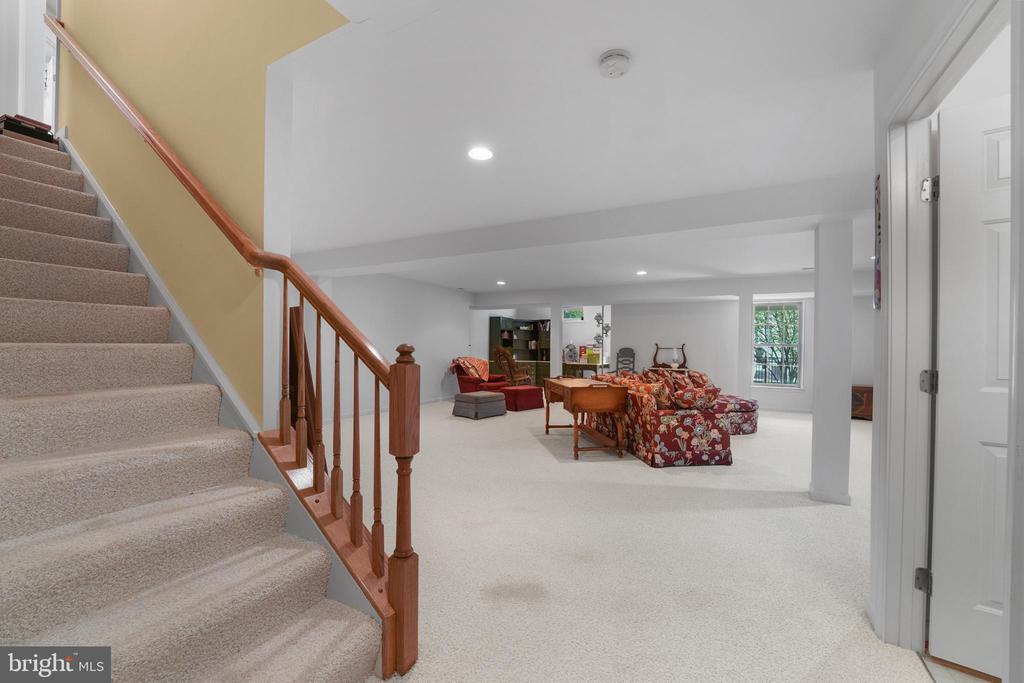 6609 CHENEY WAY