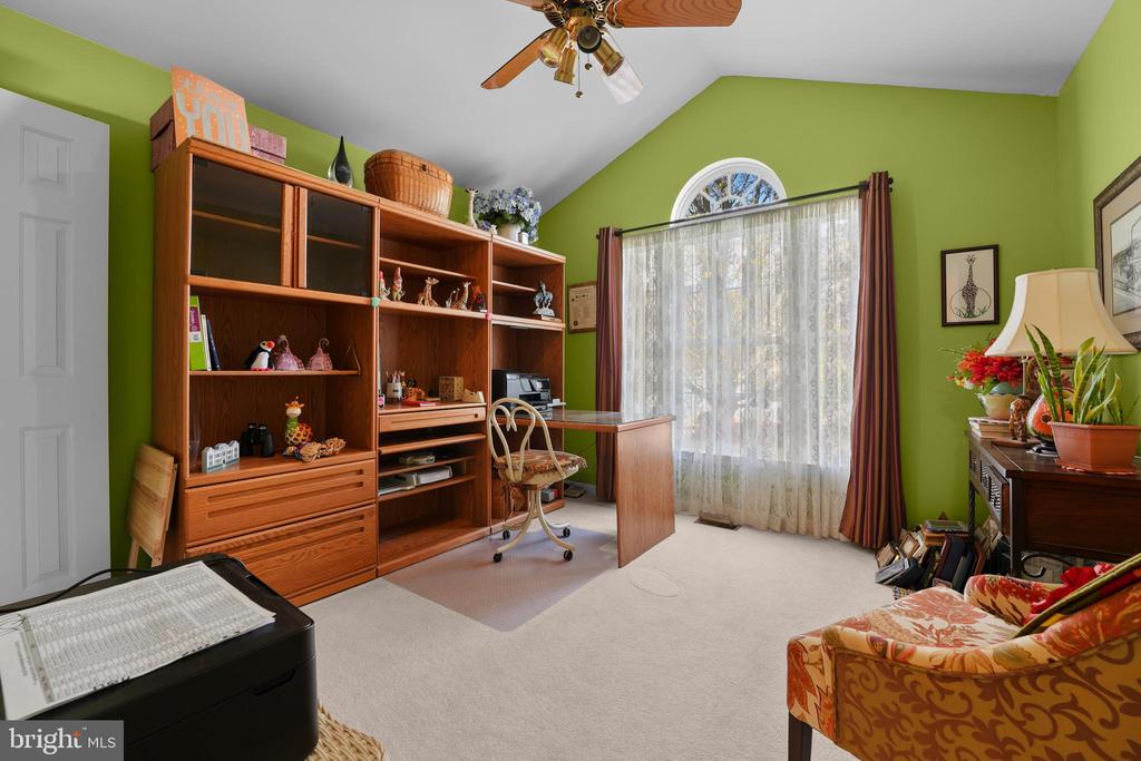 6609 CHENEY WAY
