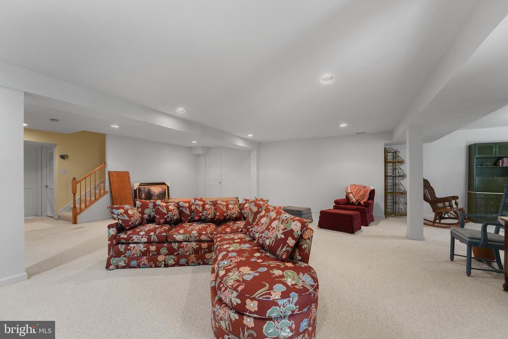 6609 CHENEY WAY