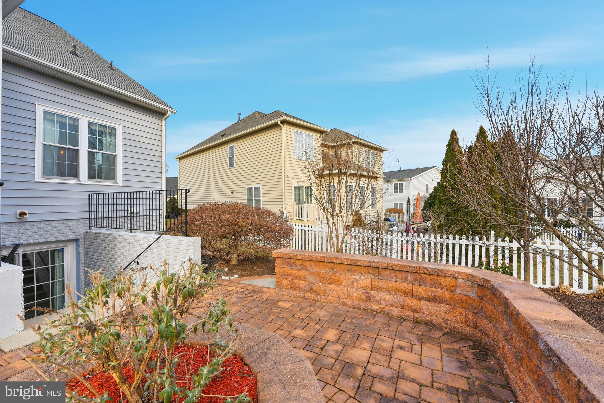 13141 TRIPLE CROWN LOOP